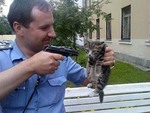 Поскольку полиции запретили бить на допросах, теперь они давят на жалость! 