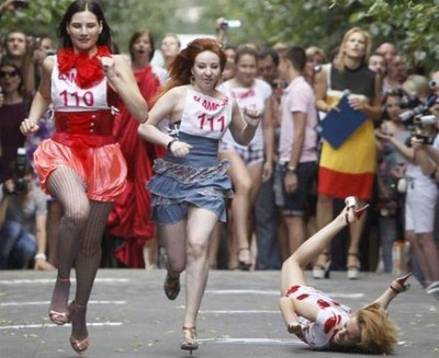 АААААА, ноготь сломала!!