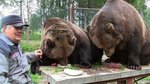 -Слышь Хозяин,мы как бы не пожрать сюда зашли