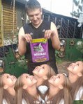 вырастил пятерых клонов и кормит их кошачьей едой - дайте ему нобелевскую премию