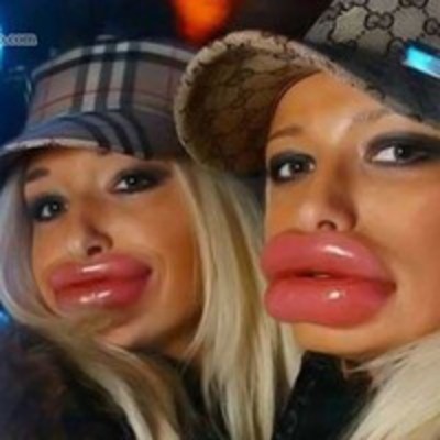 выпускницы музыкальной школы по классу губной гармошки