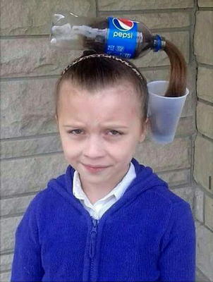 ей нравятся, когда заливают в уши 