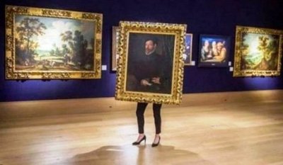 Словно сошедший с полотен Рембранта...