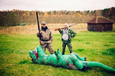  : "Петрович, а тебе не кажется, что это наш Толик в камуфляже?.."