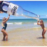 девчонки, давайте поиграем в бутылочку 