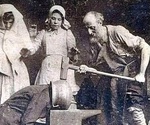  : "Петрович, разбивай!  Я ведь, намедни,  ещё и лампочку в рот засунул!"