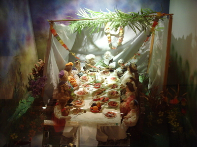 Конкурс: кто больше съест! Начали!