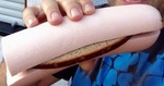 Мне ломтик хлеба, и заверните в бумагу пожалуйста!