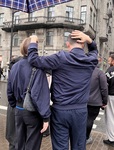Закрываем голову, нагибаемся и пересекаем улицы небольшими перебежками - новые правила поведения в городах Европы.