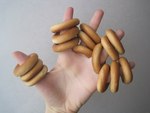 Шла Саша по шоссе - предлагала сушки.