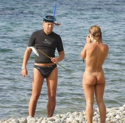 Да ты рыбу фотографируй!